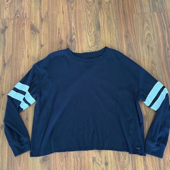 Hollister must have collection navy and white nautical waffle top oversized. M - Picture 1 of 4
